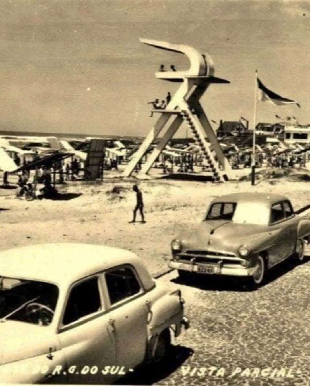 A Vigia do Mar de Torres: História e Urgência do Posto Salva-Vidas