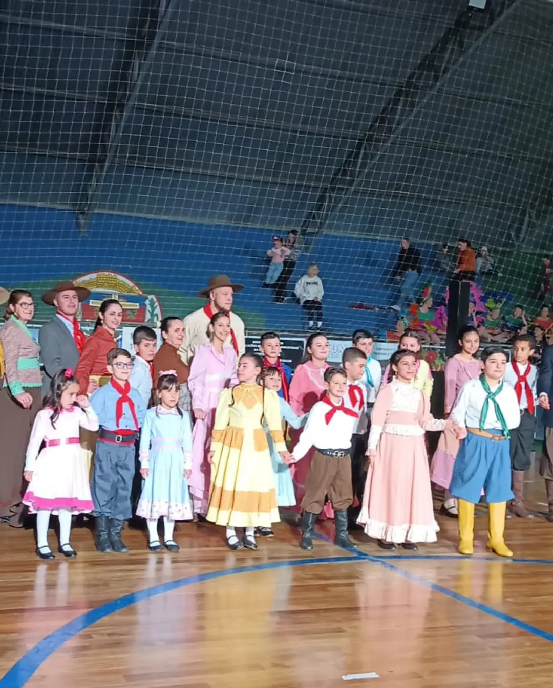 Mostra de Dança Encanta Público e Celebra Talentos em Praia Grande (SC)