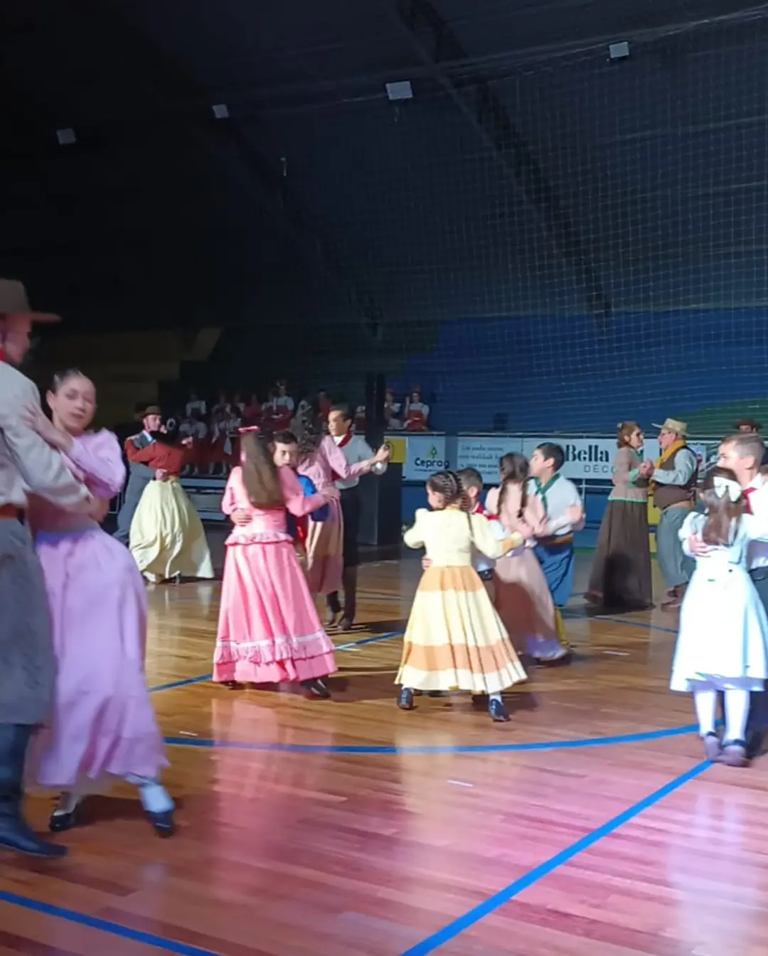 Mostra de Dança Encanta Público e Celebra Talentos em Praia Grande (SC)