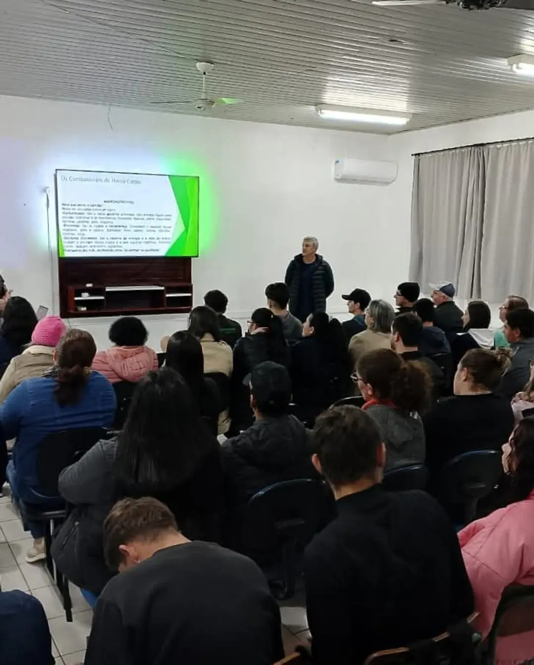 EJA de Timbé do Sul promove aula sobre alimentação saudável e exercícios físicos