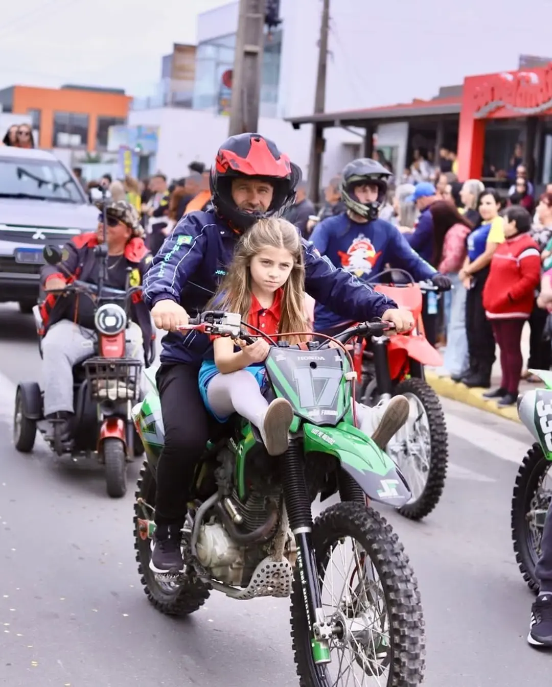 Balneário Gaivota Celebra Independência do Brasil com Desfile Cívico Marcante