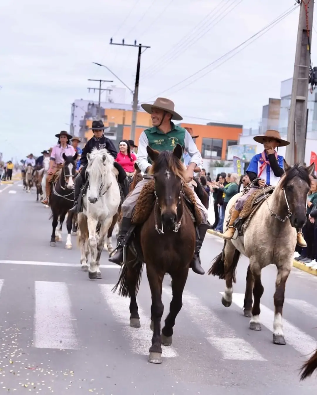 Balneário Gaivota Celebra Independência do Brasil com Desfile Cívico Marcante