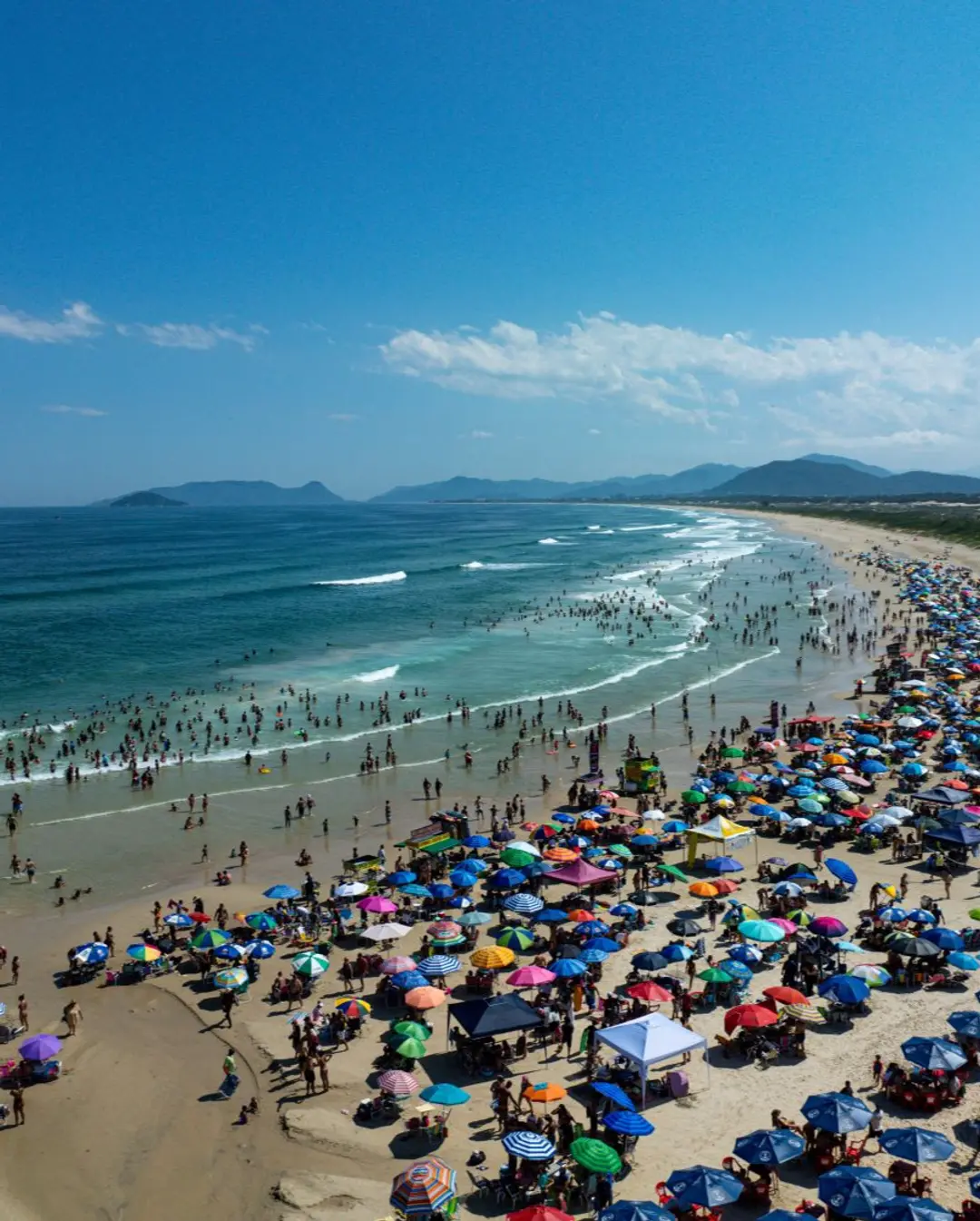 Turismo em Santa Catarina Dispara: Aumento de 66,45% de Turistas Estrangeiros em 2025