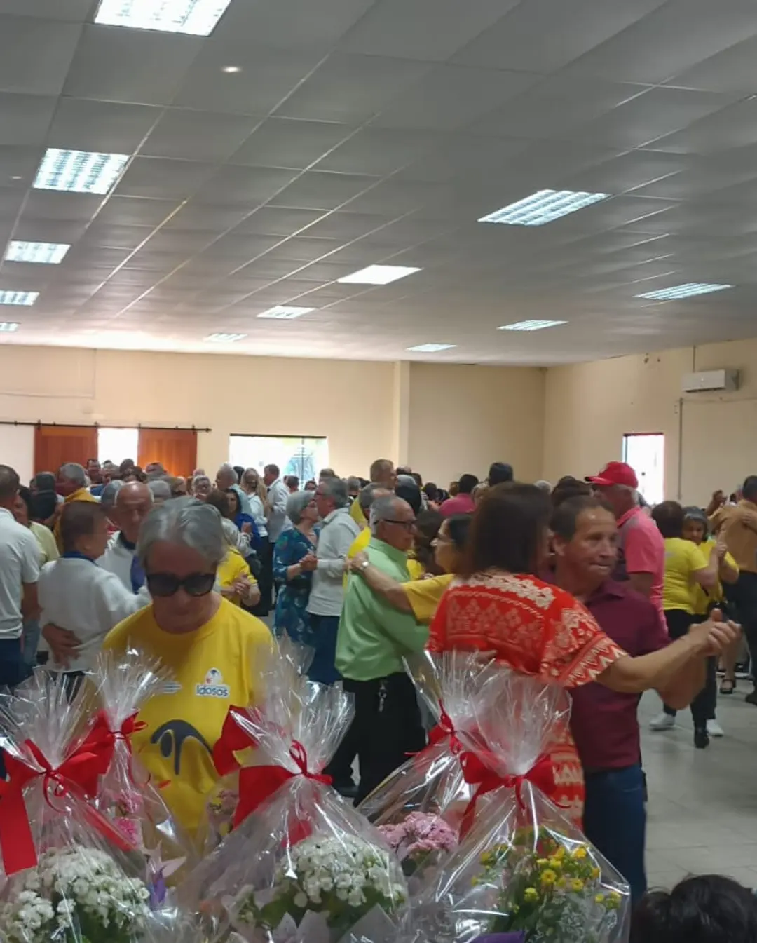 Baile da Primavera reúne grupos da Terceira Idade em Mampituba