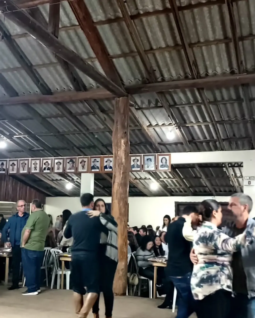 CTG Porteira do Faxinal Celebra Tradição Gaúcha em Praia Grande com Carreteiro e Homenagens