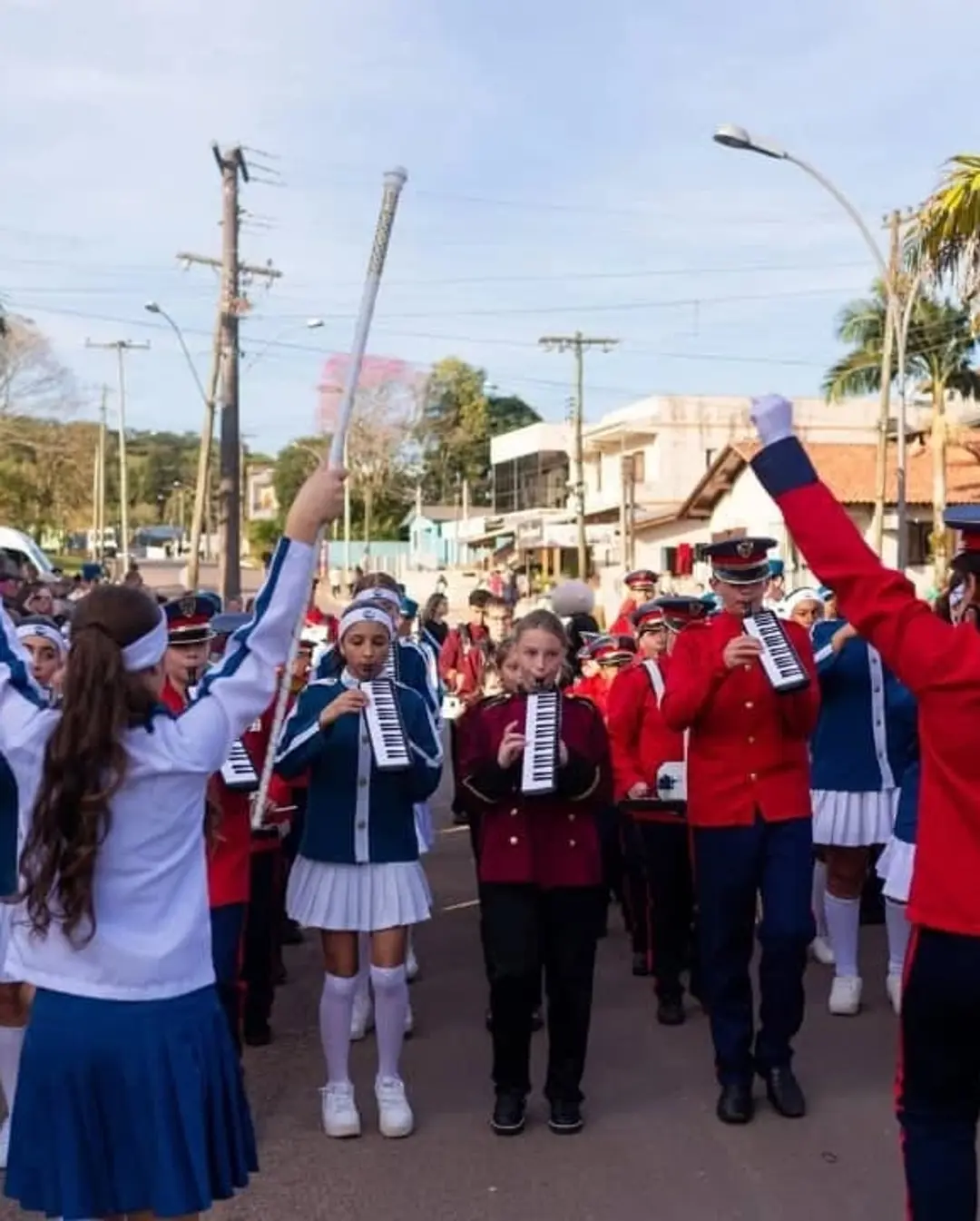 Dom Pedro de Alcântara Resgata Tradição com Desfile Cívico Memorável em 2025