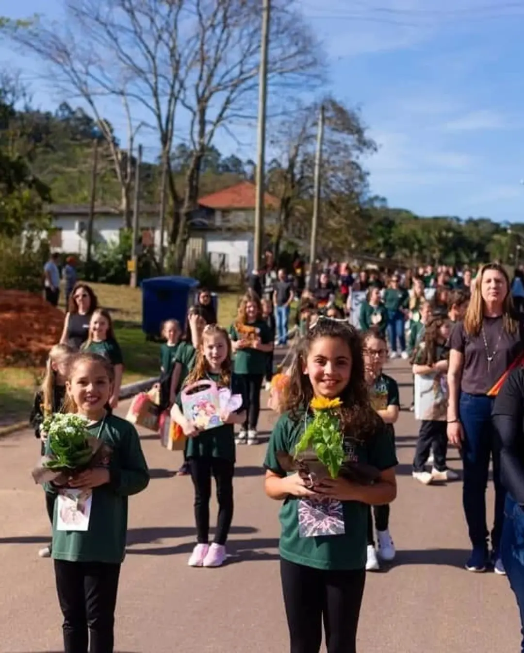 Dom Pedro de Alcântara Resgata Tradição com Desfile Cívico Memorável em 2025