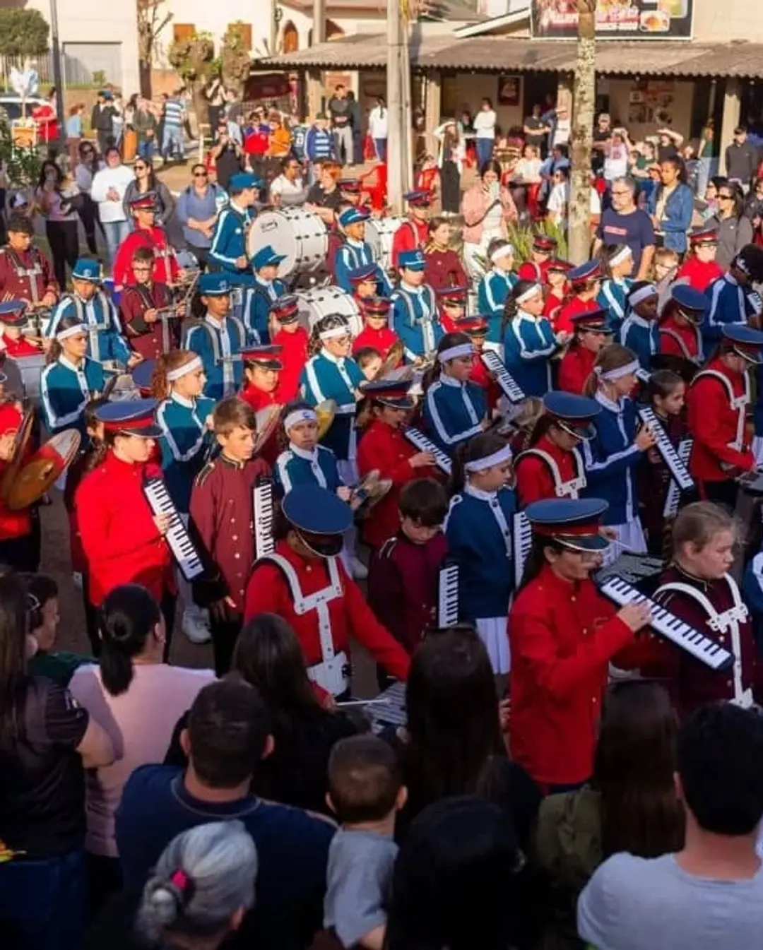Dom Pedro de Alcântara Resgata Tradição com Desfile Cívico Memorável em 2025