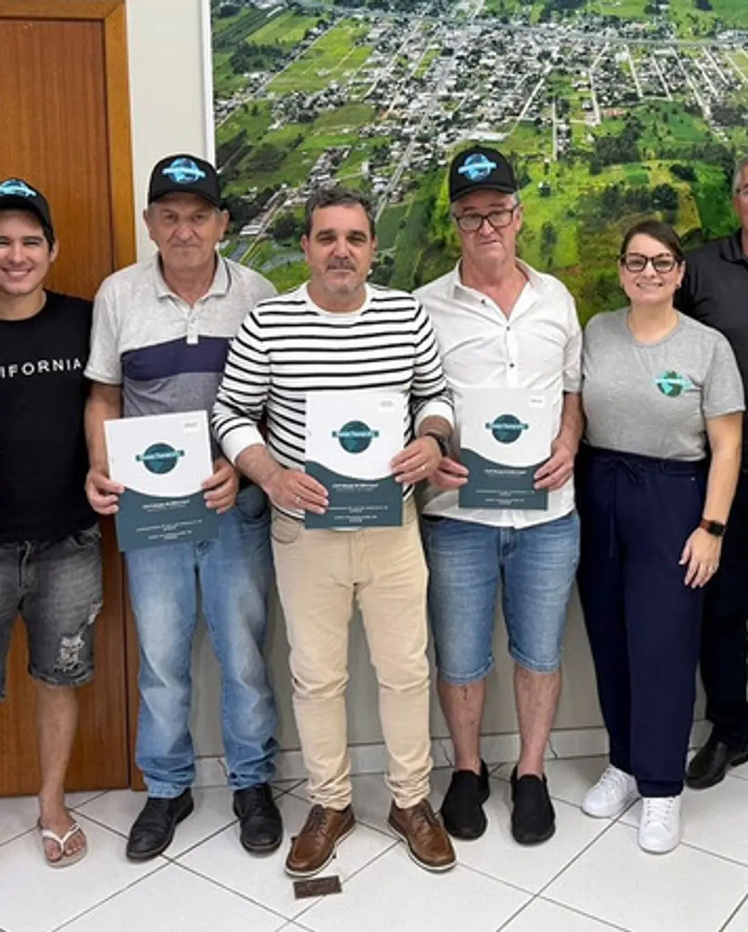 Reurb em Santa Rosa do Sul: Moradores de Moinhos de Vento e Caramujo recebem títulos de propriedade