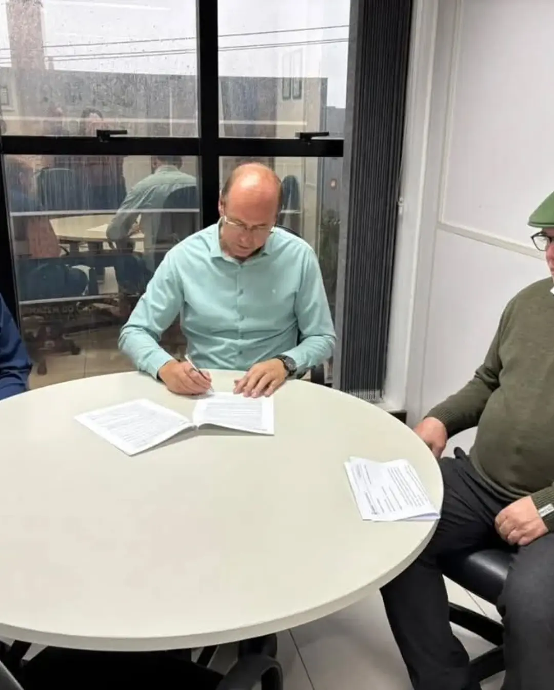 Prefeitura de Torres Fortalece Segurança Pública com Repasse de R$ 30 Mil à Associação de Policiais Militares