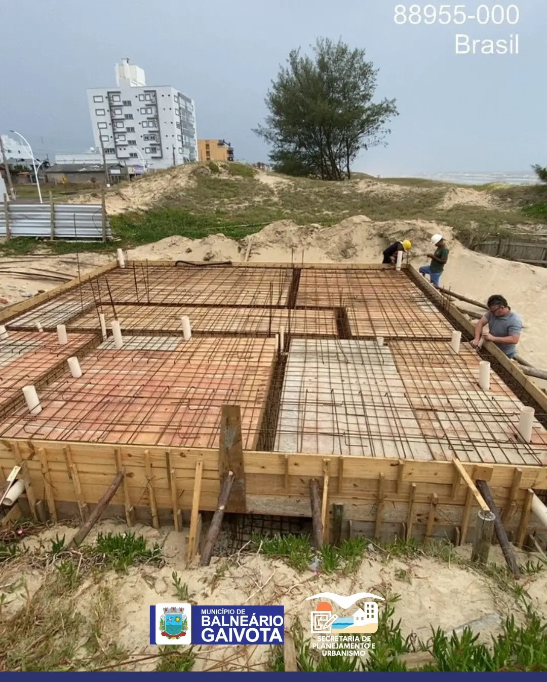 Balneário Gaivota Fiscaliza Concretagem da Fundação do Novo Posto de Guarda-Vidas