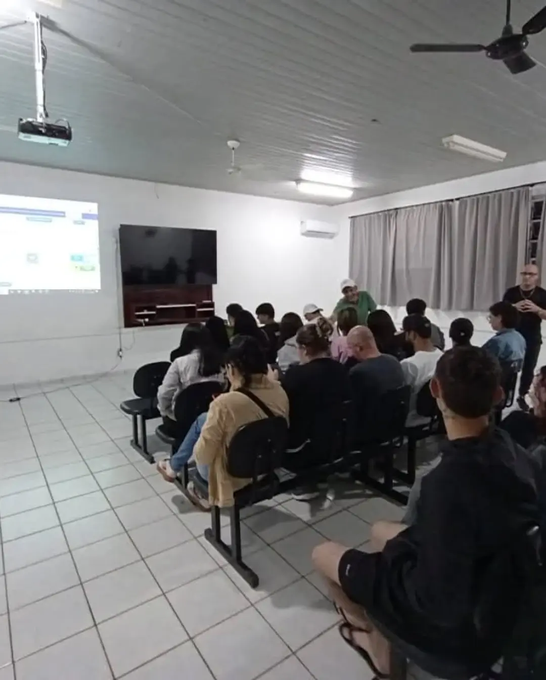 EJA em Timbé do Sul Inova com Aula sobre Segurança Cibernética