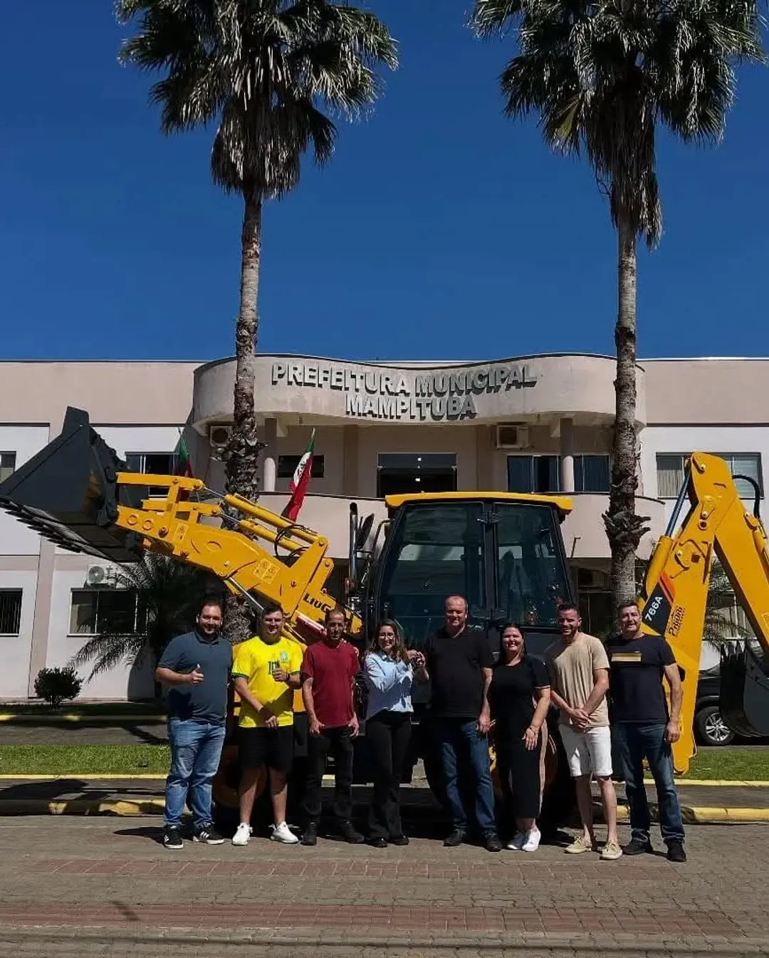 Mampituba Impulsiona Agricultura com Nova Retroescavadeira