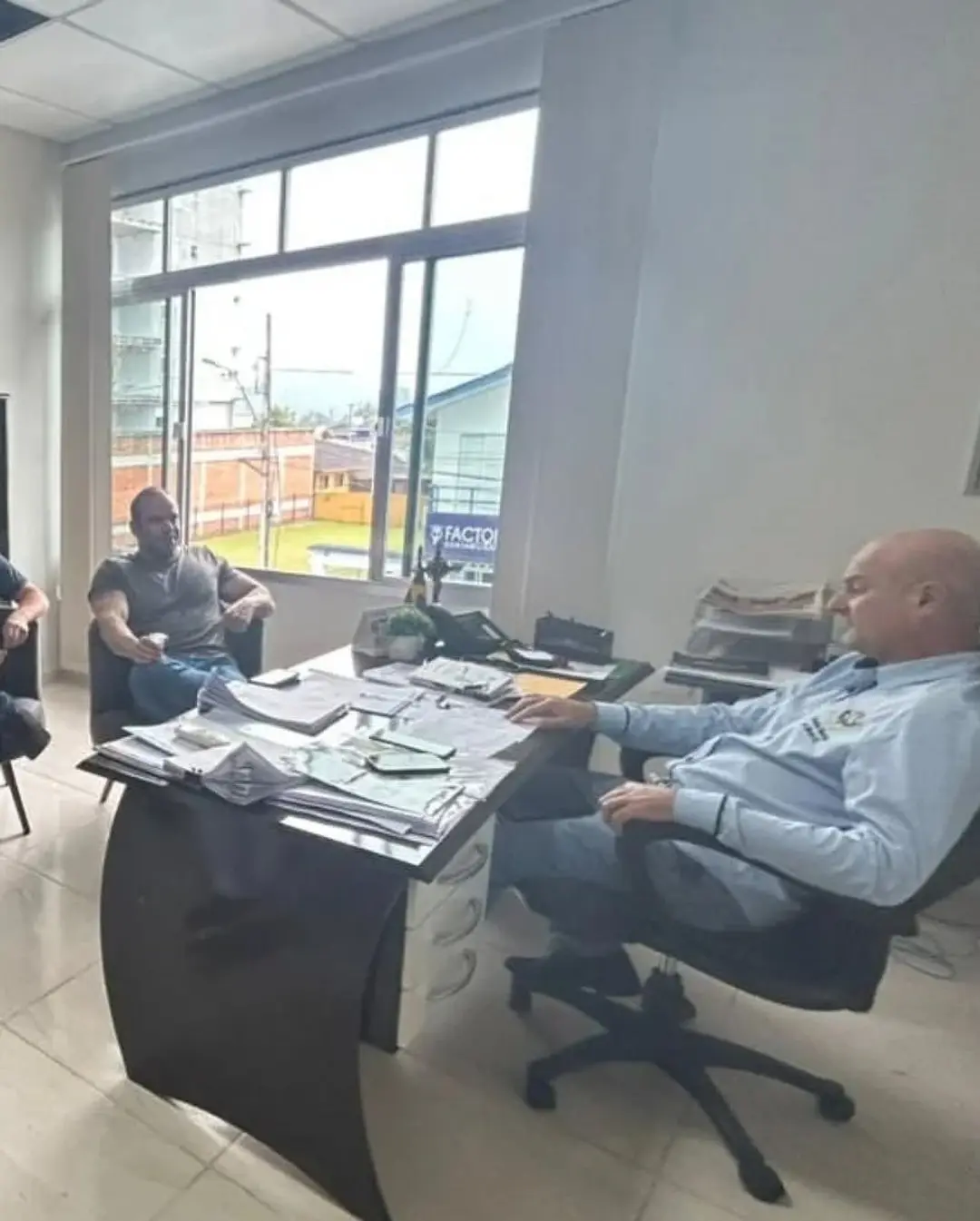 Meleiro Reforça Educação e Esporte com Nova Van Entregue pelo Deputado Jessé Lopes