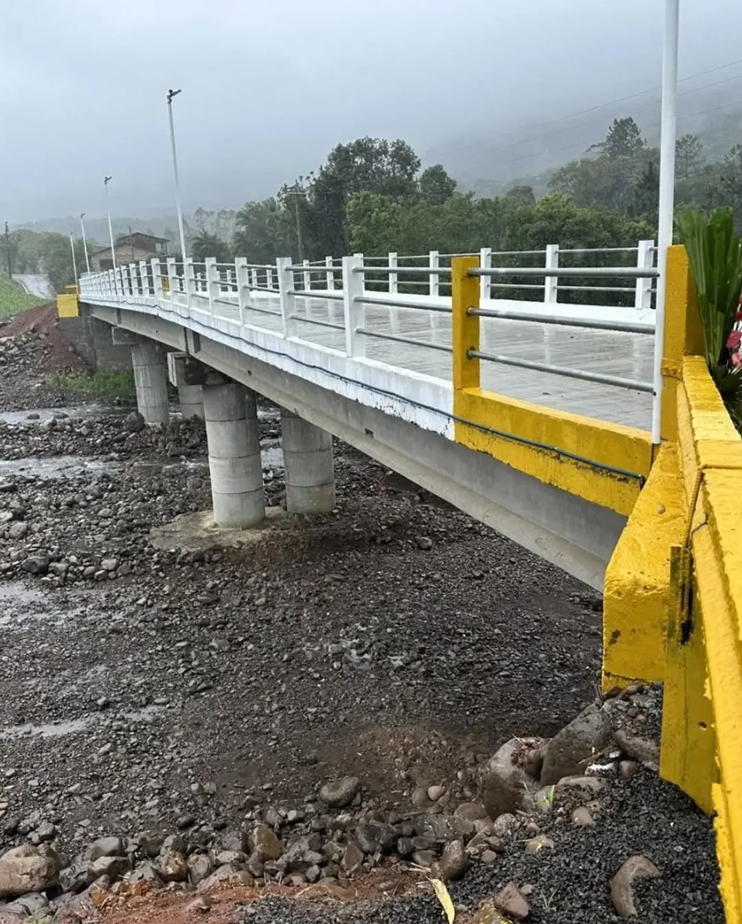 Morro Grande Celebra Inauguração de Ponte em Três Barras Apesar do Tempo Chuvoso