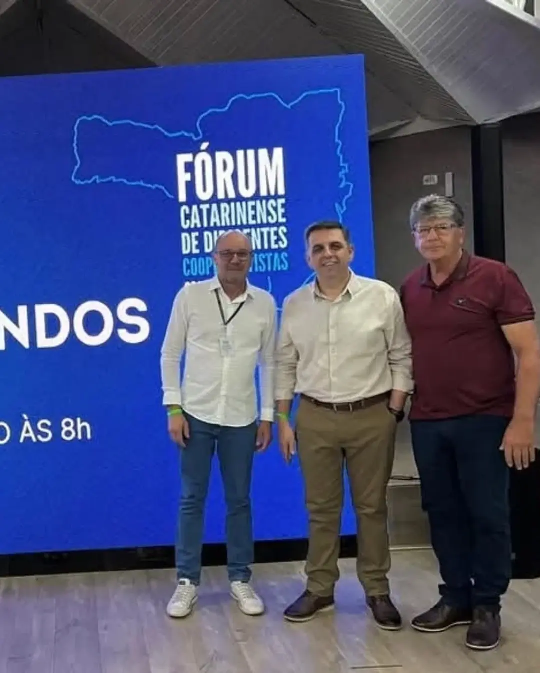 Fórum Catarinense de Dirigentes Cooperativistas 2025 Debate Sustentabilidade e Inteligência Artificial