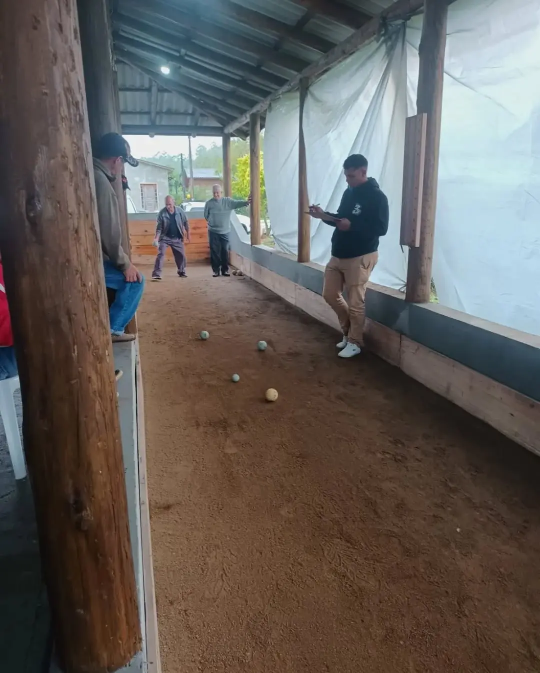 Idosos de Mampituba celebram a vida com campeonato de bocha e tarde de jogos