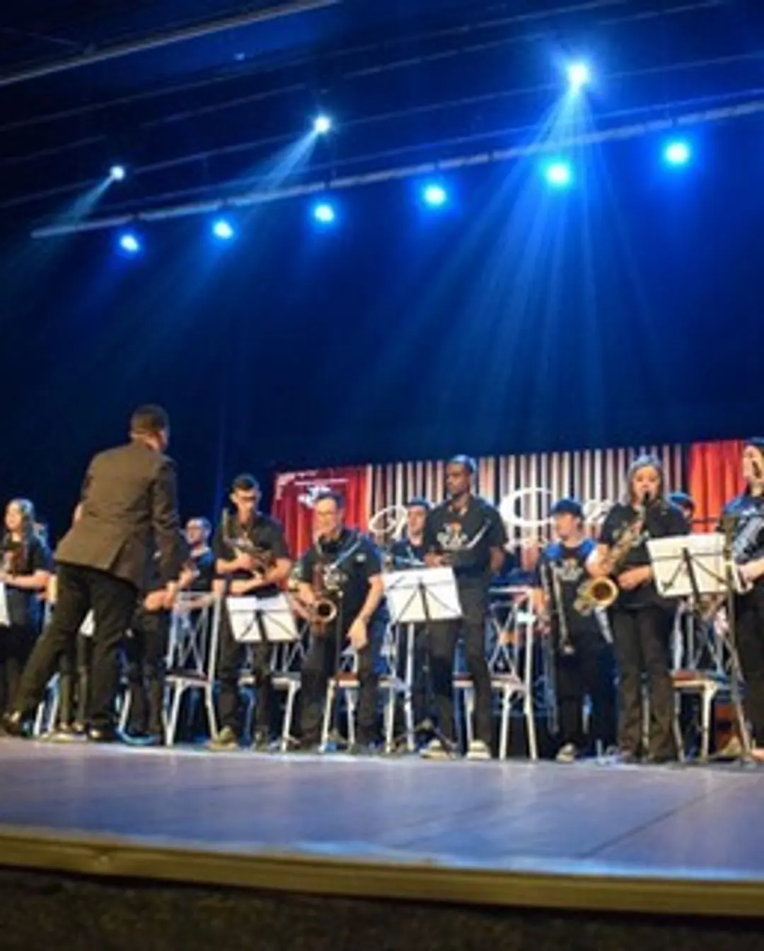 Noite Cultural Abadeus: Celebração do Talento e da Arte em Criciúma