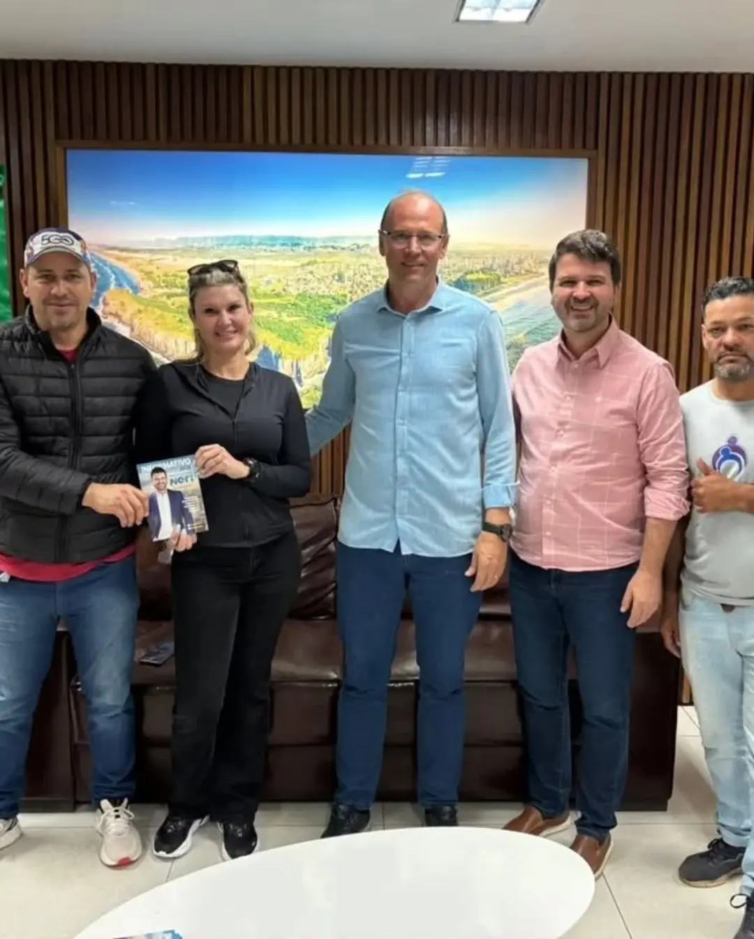 Prefeito de Torres, Delci Dimer, Fortalece Parceria com Deputado Neri Carteiro em Prol do Desenvolvimento Municipal