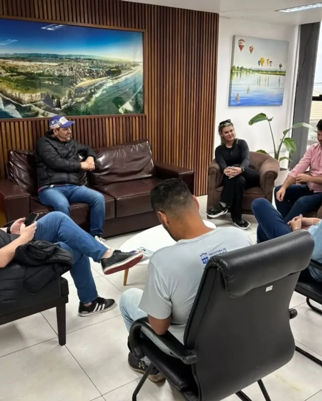 Prefeito de Torres, Delci Dimer, Fortalece Parceria com Deputado Neri Carteiro em Prol do Desenvolvimento Municipal