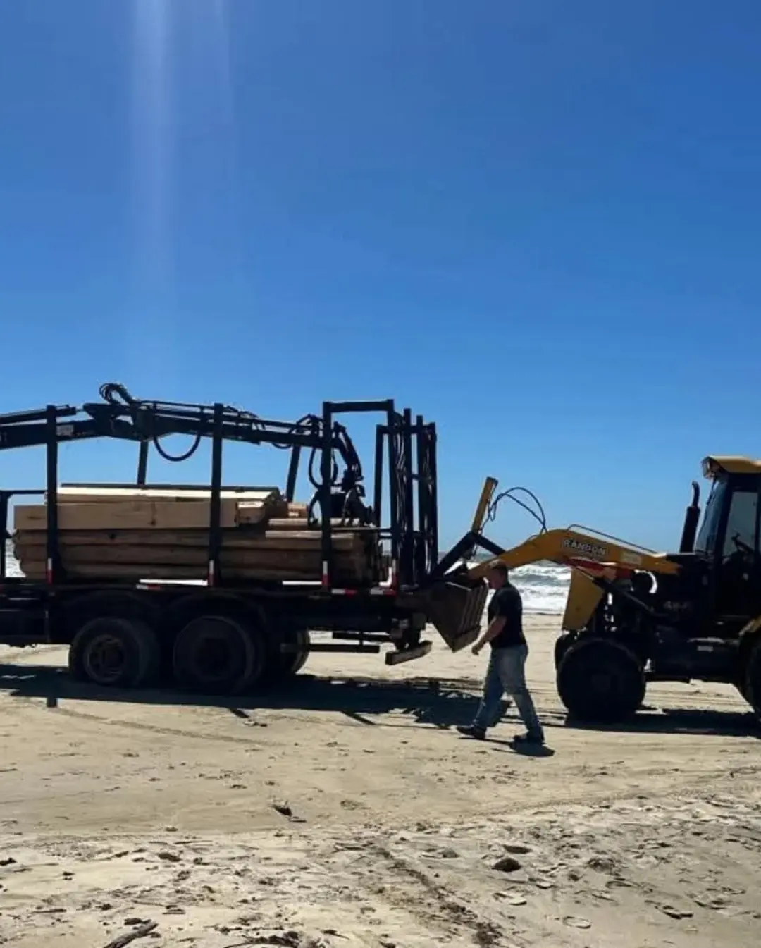 Torres se Prepara para o Verão: Casinhas de Salva-Vidas Instaladas nas Praias