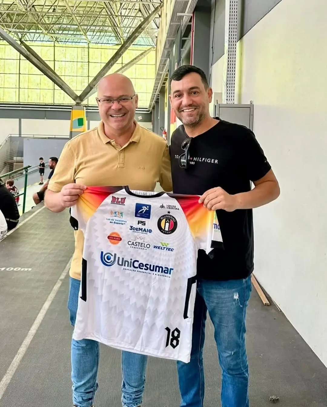 Balneário Gaivota Impulsiona Futsal: Jovens Talentos Brilham em Blumenau