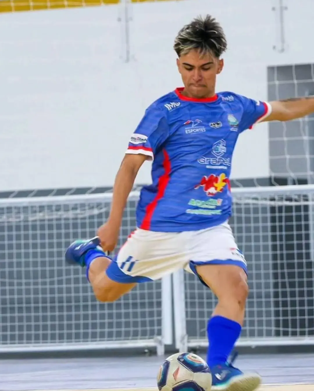 Balneário Gaivota Impulsiona Futsal: Jovens Talentos Brilham em Blumenau