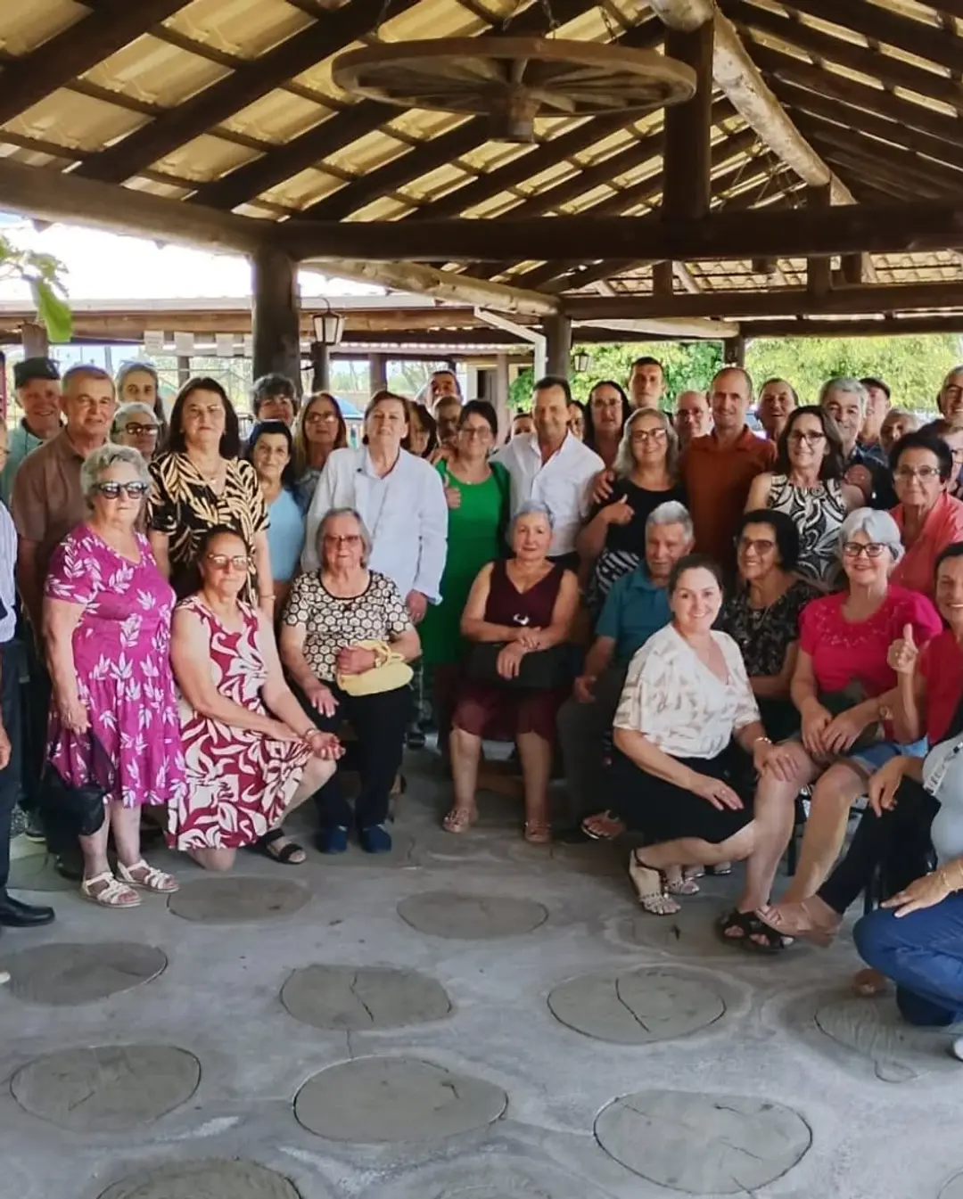 Grupo da Terceira Idade de Mampituba Desfruta de Tarde Agradável na Polvilhana