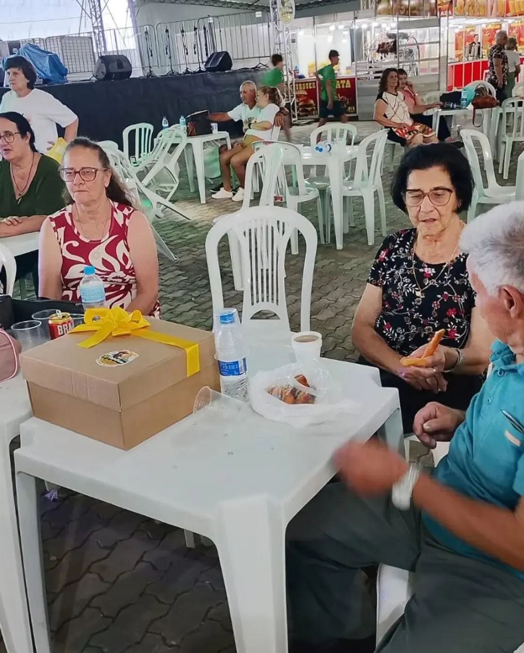 Grupo da Terceira Idade de Mampituba Desfruta de Tarde Agradável na Polvilhana