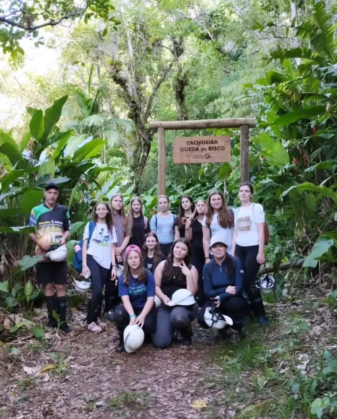 Estudantes de Mondaí Explorando o Geoparque Caminhos dos Cânions do Sul em Morro Grande