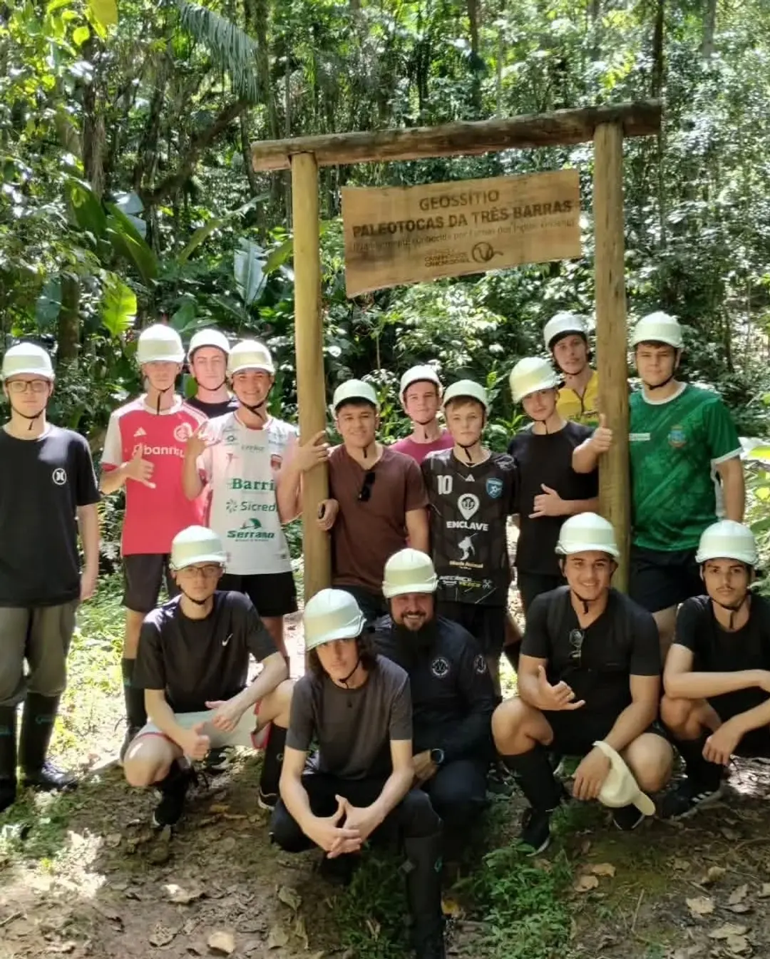 Estudantes de Mondaí Explorando o Geoparque Caminhos dos Cânions do Sul em Morro Grande