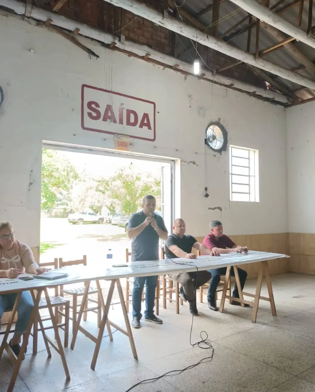 Moradores de Praia Grande e Jacinto Machado cobram conclusão da SC-108 em manifestação