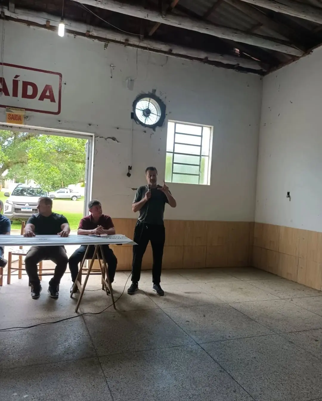 Moradores de Praia Grande e Jacinto Machado cobram conclusão da SC-108 em manifestação