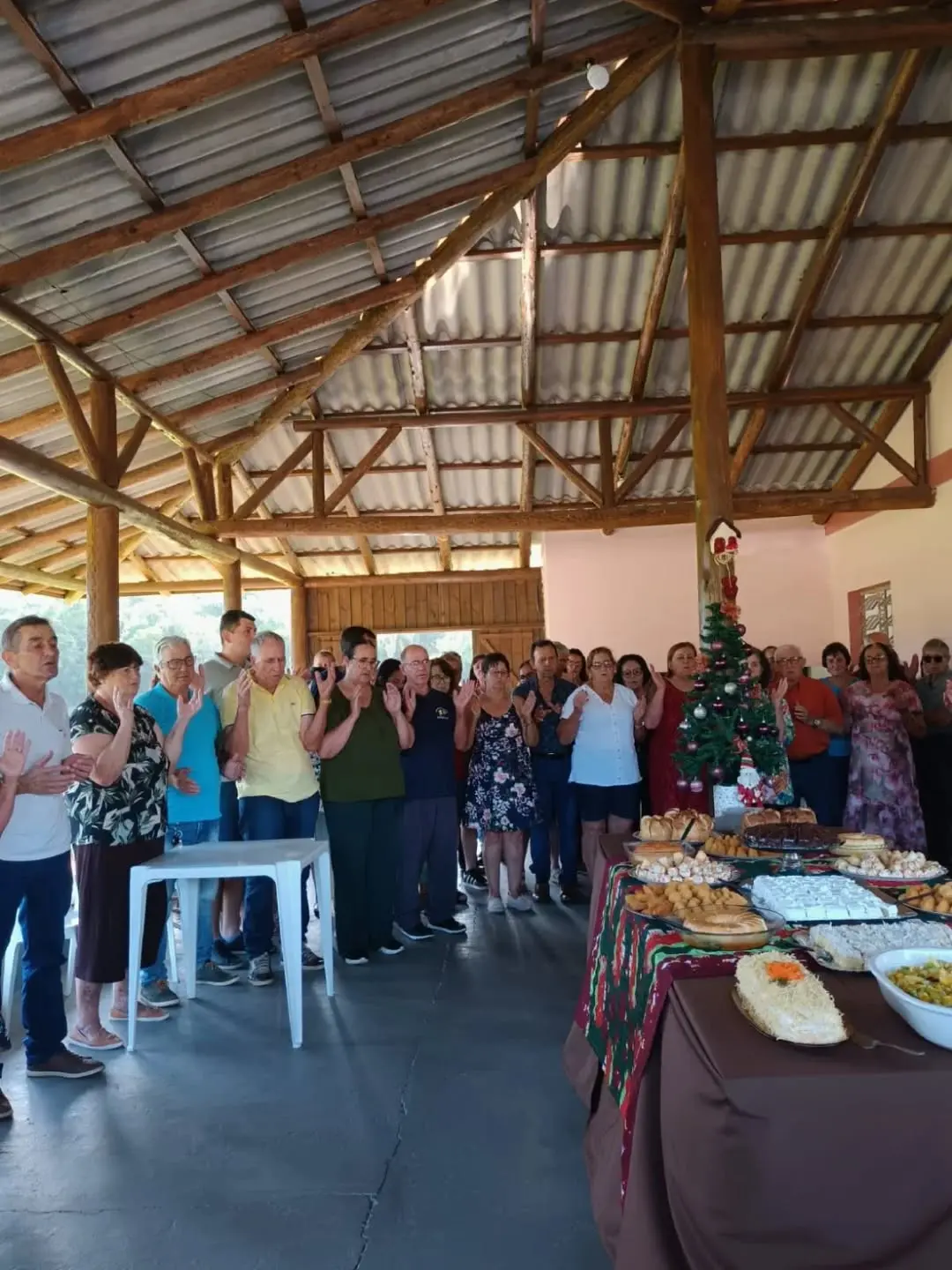 Grupo Esperança de Mampituba Celebra Terceira Idade com Festa e Alegria