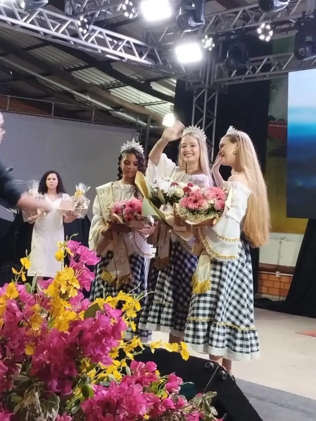 Meleiro Escolhe Soberanas para a VIII Agrimeleiro em Festa de Emancipação