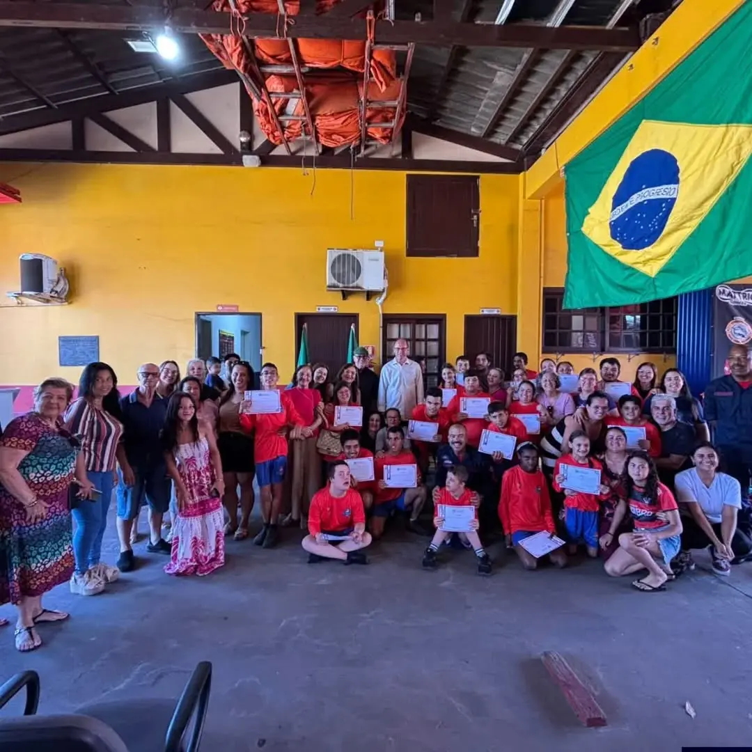Torres Celebra Formatura dos Bombeiros Mirins da APAE: Inclusão e Parceria em Destaque