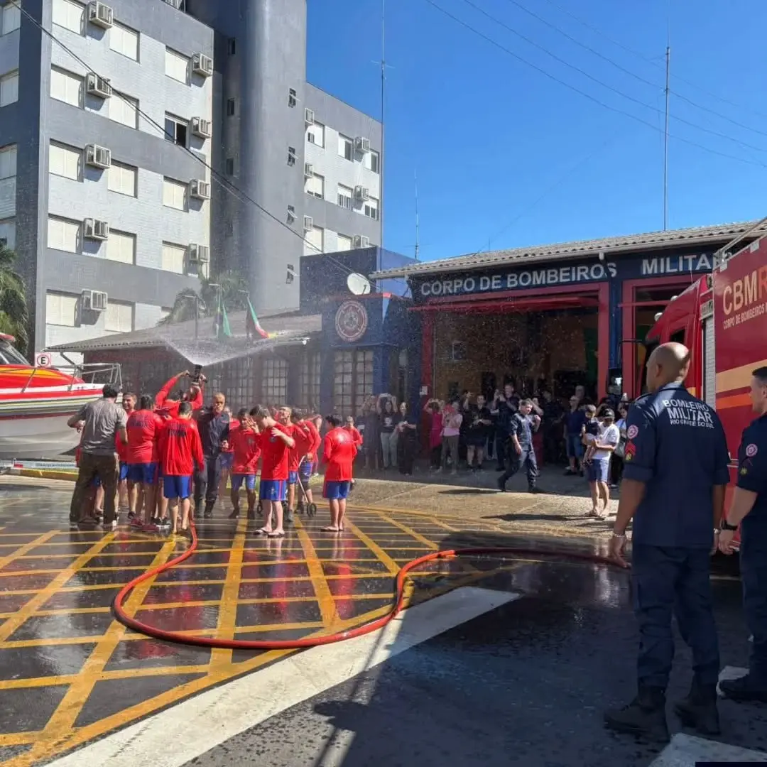 Torres Celebra Formatura dos Bombeiros Mirins da APAE: Inclusão e Parceria em Destaque