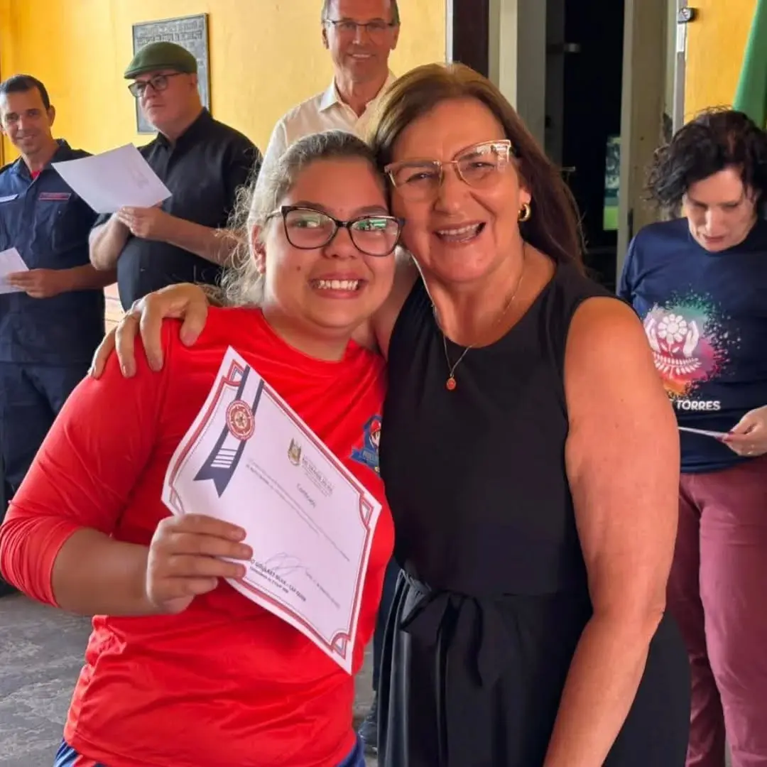 Torres Celebra Formatura dos Bombeiros Mirins da APAE: Inclusão e Parceria em Destaque