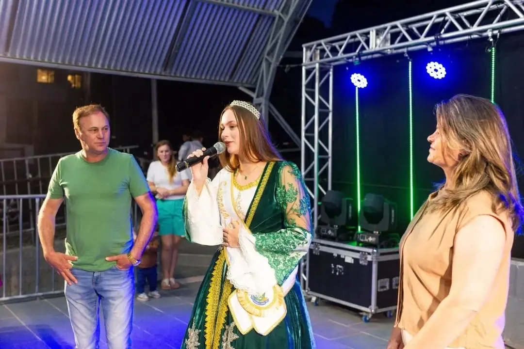 Dom Pedro de Alcântara Celebra a Magia do Natal com Espetáculo da Família