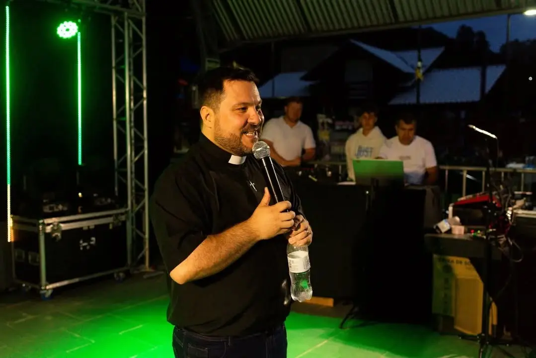 Dom Pedro de Alcântara Celebra a Magia do Natal com Espetáculo da Família