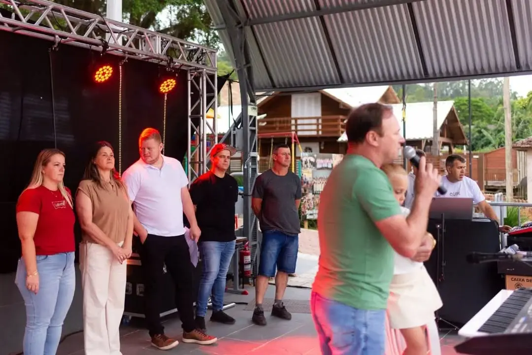 Dom Pedro de Alcântara Celebra a Magia do Natal com Espetáculo da Família