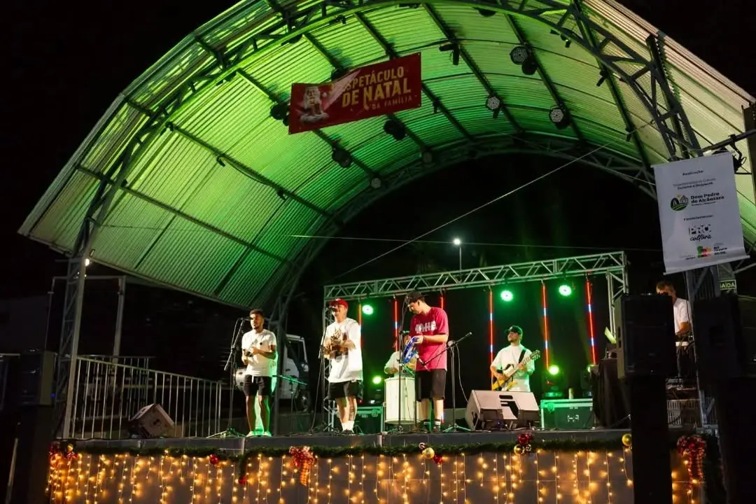 Dom Pedro de Alcântara Celebra a Magia do Natal com Espetáculo da Família