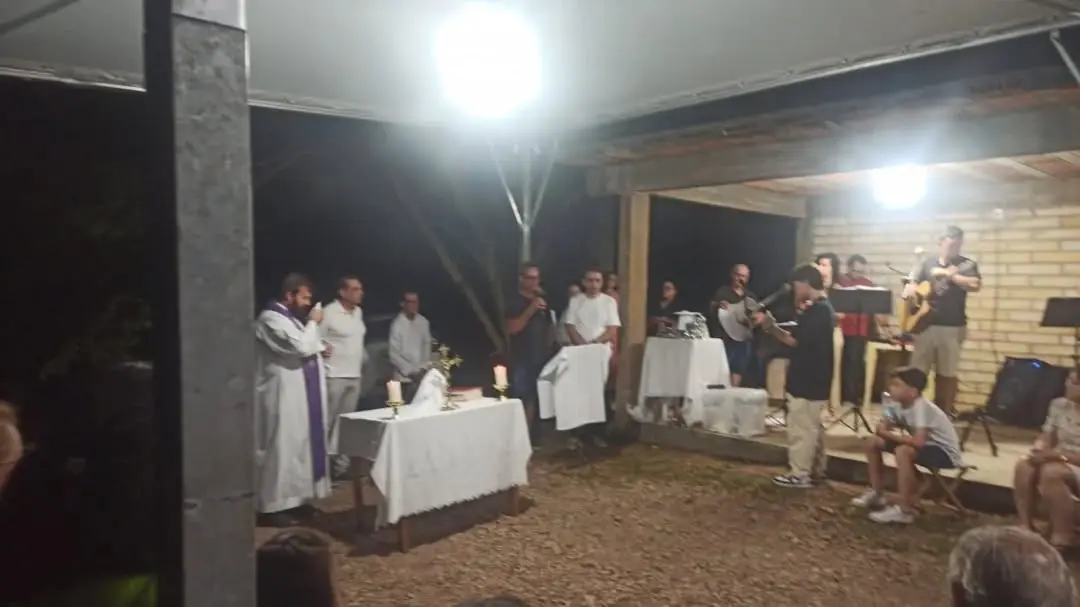 Comunidade de São João do Sul celebra nova iluminação do Oratório Frei Adercide