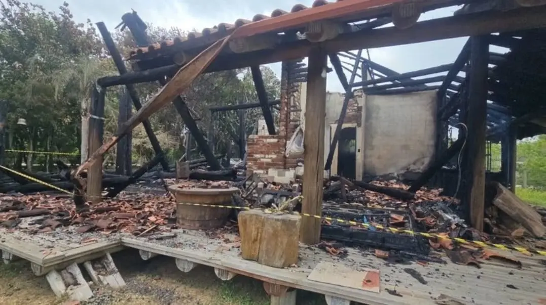 Passo de Torres se une para ajudar família que perdeu tudo em incêndio
