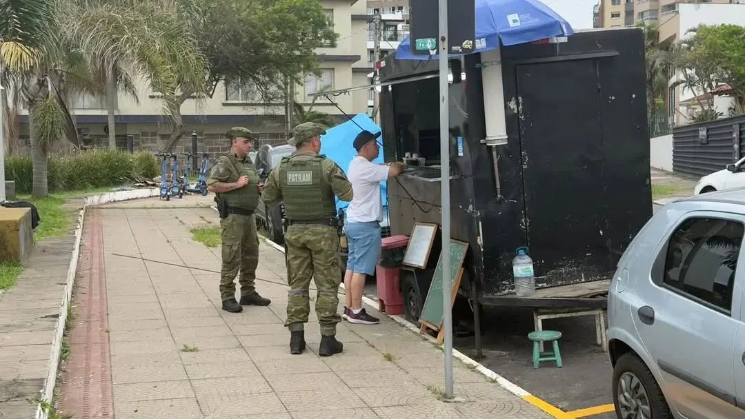 Prefeitura de Torres intensifica fiscalização de trailers irregulares para garantir a saúde pública