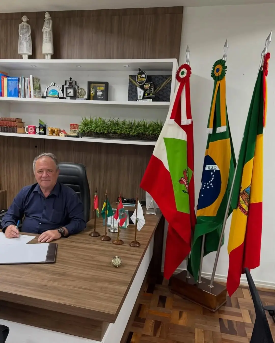 Laerte Casagrande Assume Prefeitura de Turvo Durante Férias do Prefeito Heriberto Schmidt