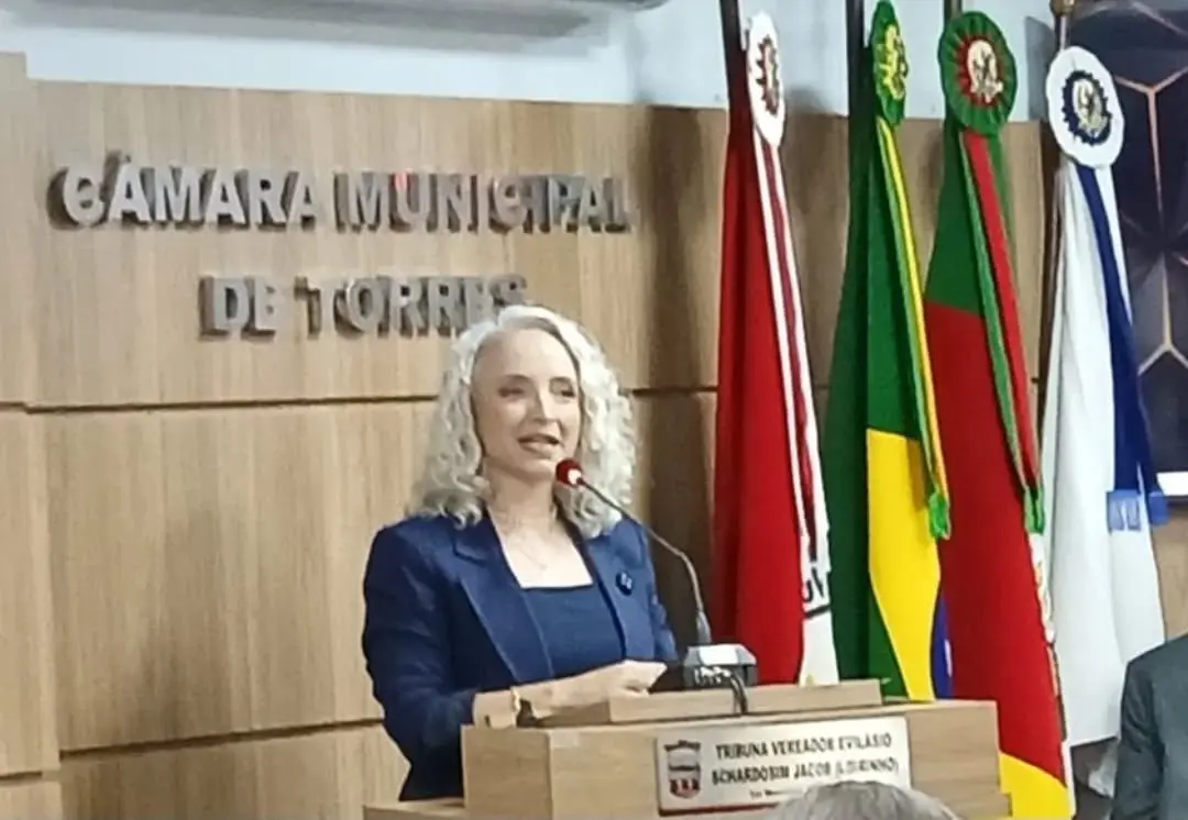 Igor Beretta é Reconduzido à Presidente da Câmara de Vereadores de Torres (RS) em Momento Histórico