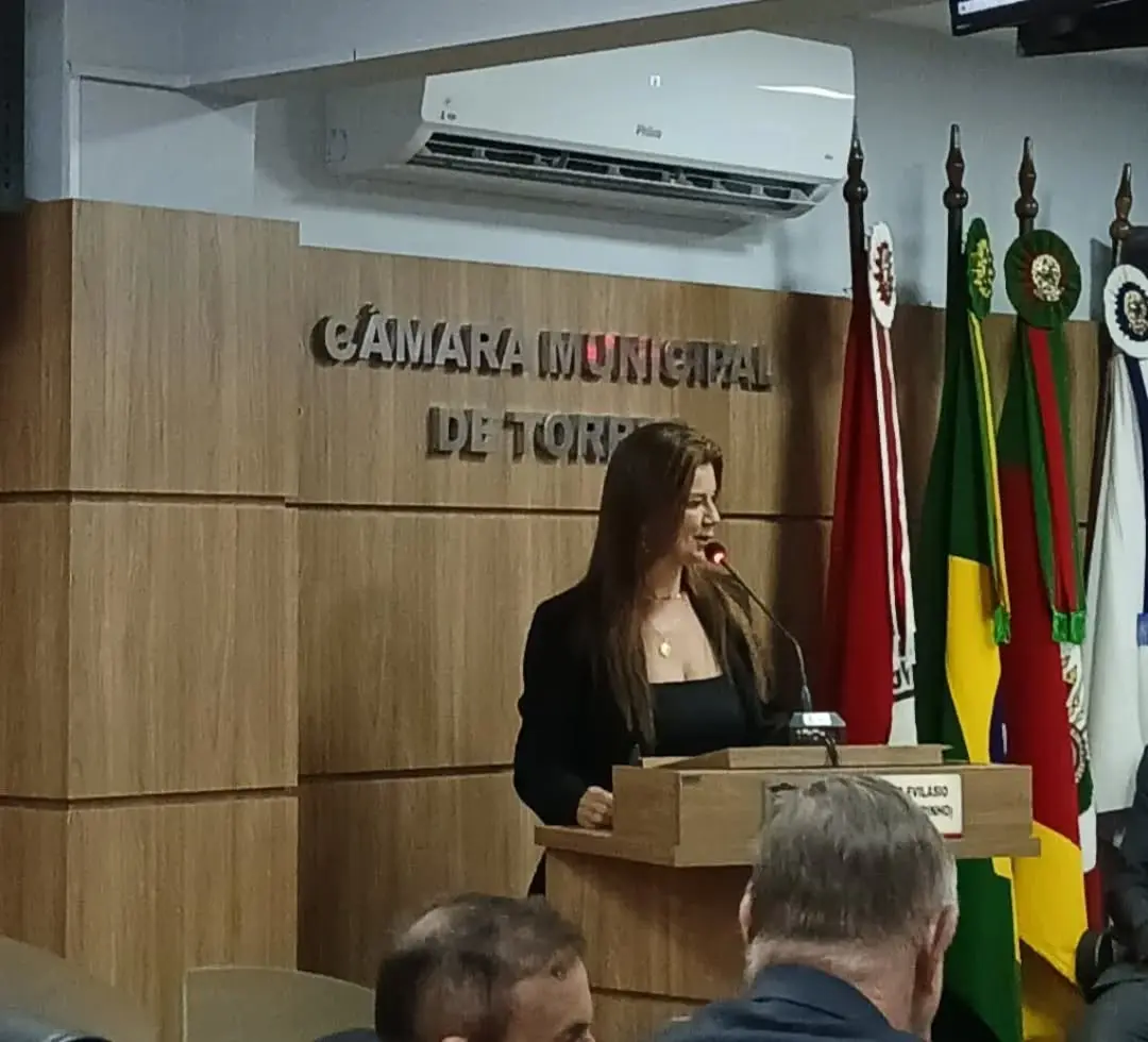 Igor Beretta é Reconduzido à Presidente da Câmara de Vereadores de Torres (RS) em Momento Histórico