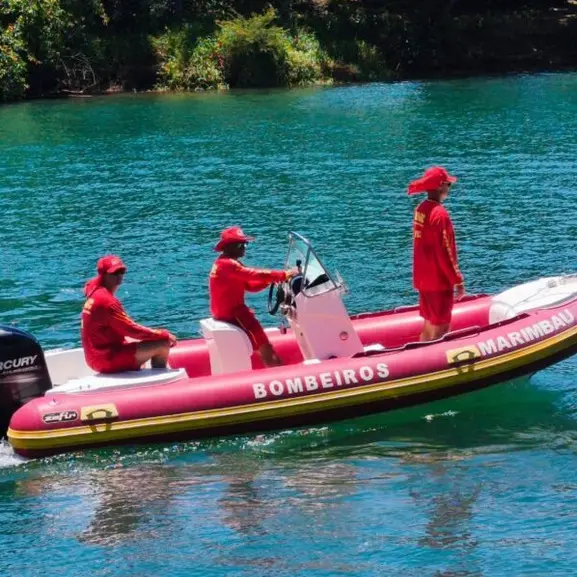 Bombeiros seguem as buscas por idoso desaparecido no Rio Itoupava, em Araranguá