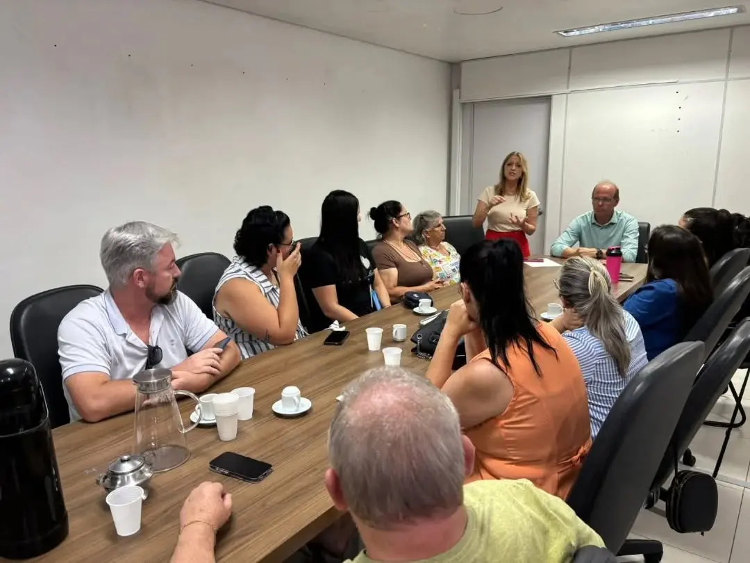 Prefeito de Torres se Reúne com Agentes Comunitárias de Saúde para Tratar do Incentivo Financeiro Adicional (IFA)